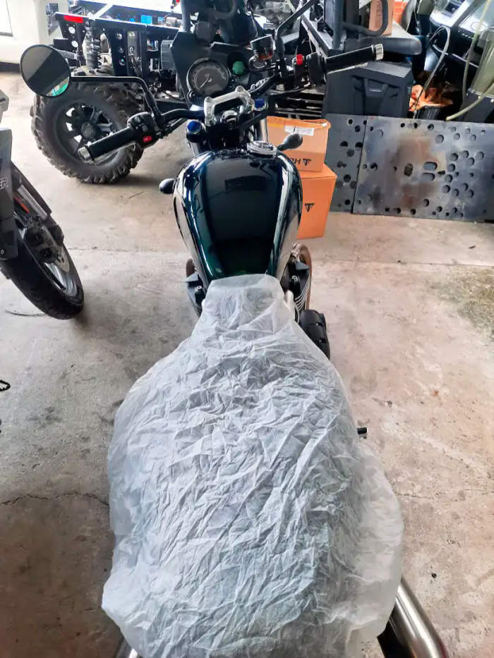 Triumph 900 Speed twin in special ediition green color