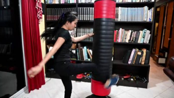 picture: Soi Six Sexy Kickboxer shows off