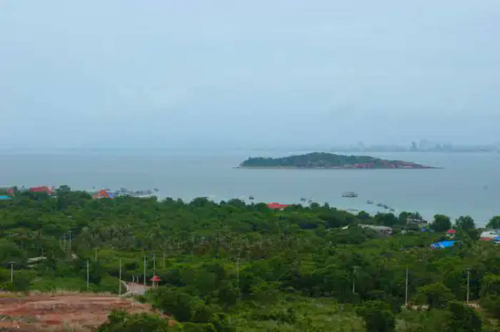 View of the ocean seen from up high
