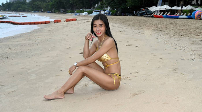 MJ Kitty bar's Nicha on Wongamat Beach for Eye Candy Calendar