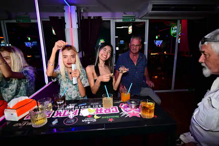 picture of Crazy Fox Jenny and Mali 