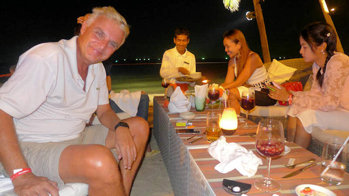 picture:  Johannes and the girls