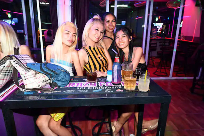 Mali, Mimi, Jenny and Ying Yang at the Crazy Fox Bar
