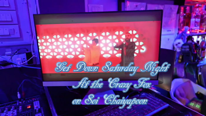 Video: Mali, Mimi, Jenny and Ying Yang at the Crazy Fox