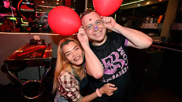 Valentines Day on Soi Six with Silent Bob and Mali