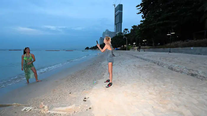 Picture of Mimi and Nikky on the beach at Naklua Pattaya
