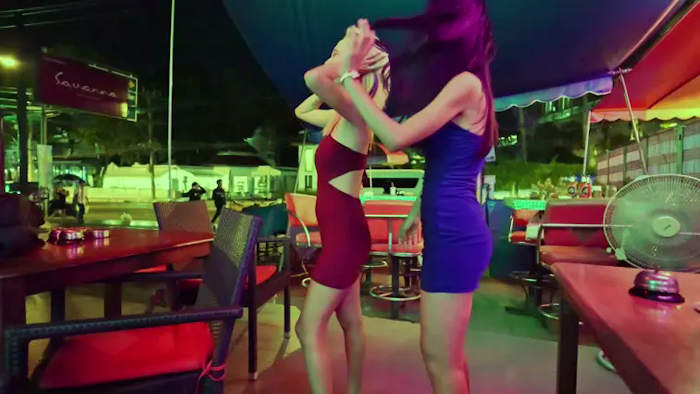 Watch this video of a very dyanamic Mimi dancing