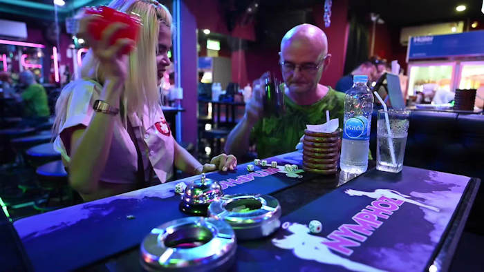 video testing Nikon Z 17-28 lens at Nymphoz Soi Six's newest bar